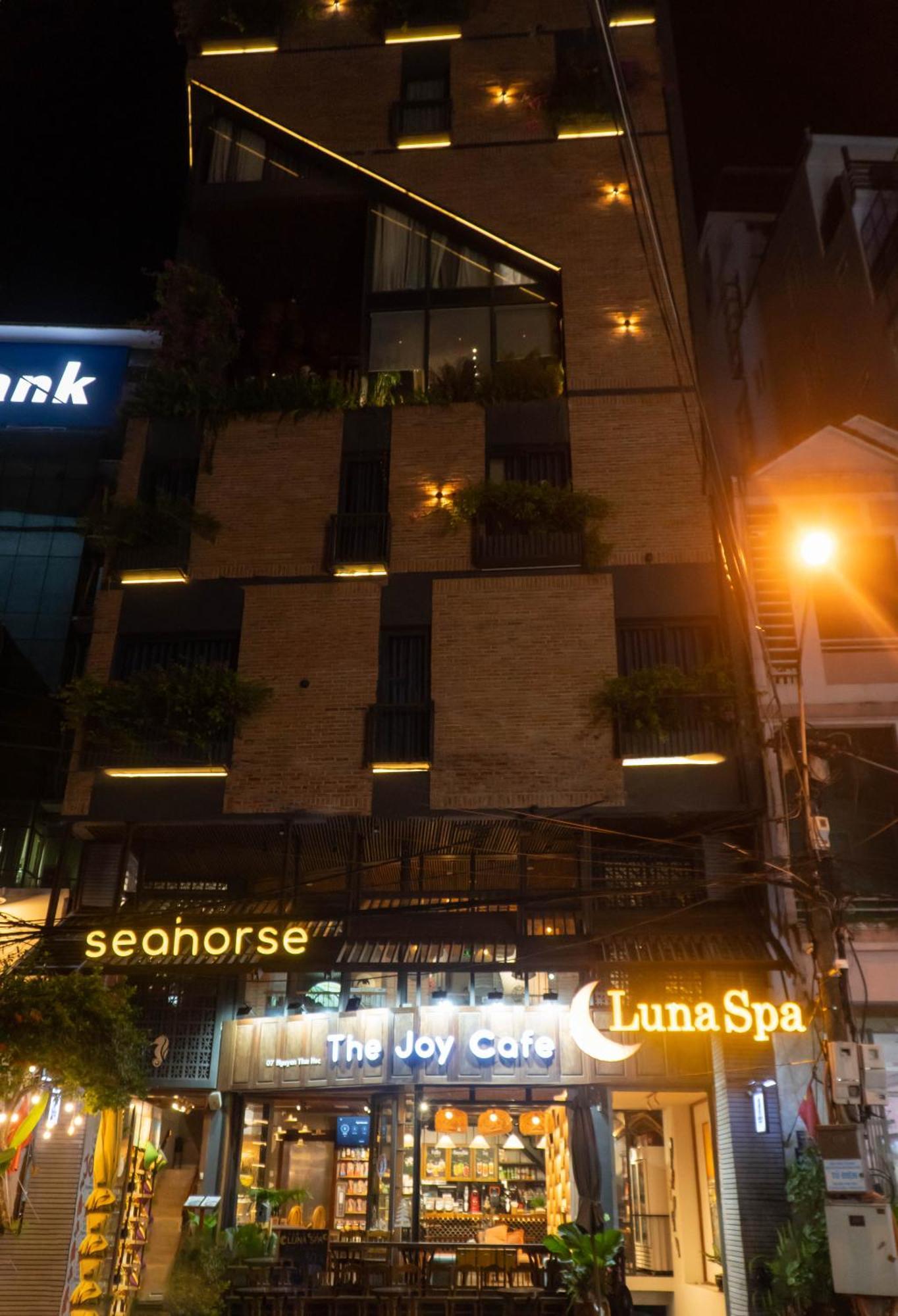 Seahorse Market By Haviland Hostel