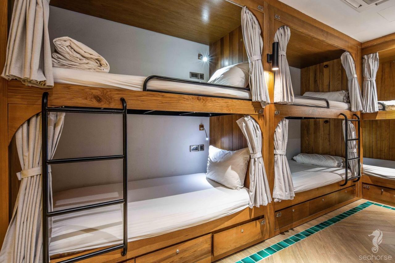 Hostel Seahorse Market By Haviland